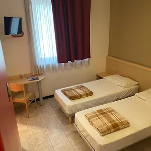 https://hotel-mazzini.hotelslidodijesolo.com
